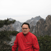 万炜：橡胶地板 在细分市场中占据优势