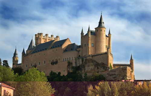 西班牙塞哥维亚城堡 -- 建筑畅言网