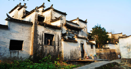 青砖、黛瓦或粉墙