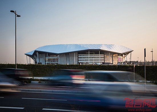 法国:里昂足球队新主场