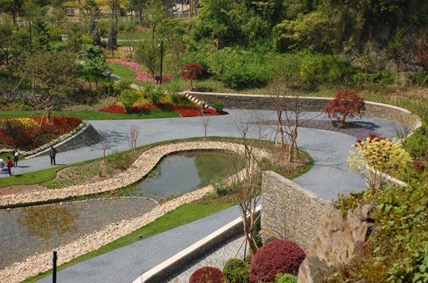 上海辰山植物园矿坑花园