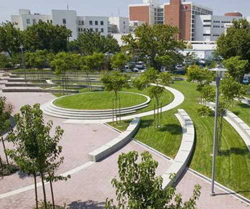 校园文化广场设计与周围整体环境