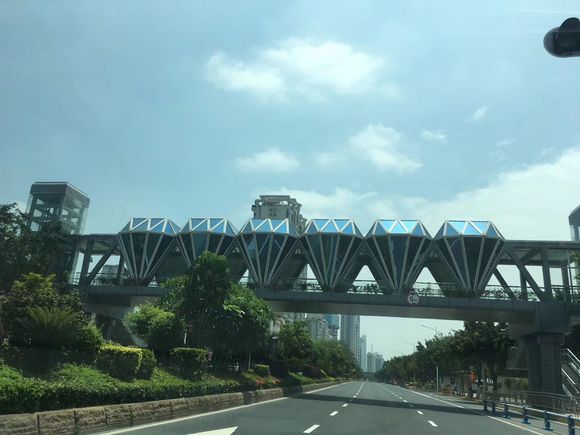 汕头海滨路人行天桥 (广东汕头)